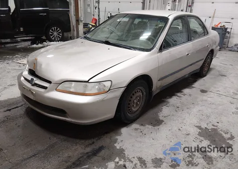 2000 Honda Accord 2.3 Lx from USA, damaged, VIN 1HGCG5545YA049090
